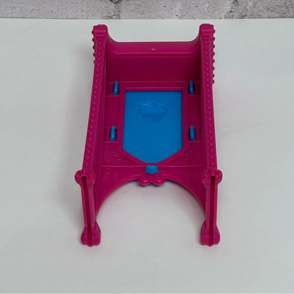 Monster High Deluxe High School Replacement Podium Console Table Furniture
